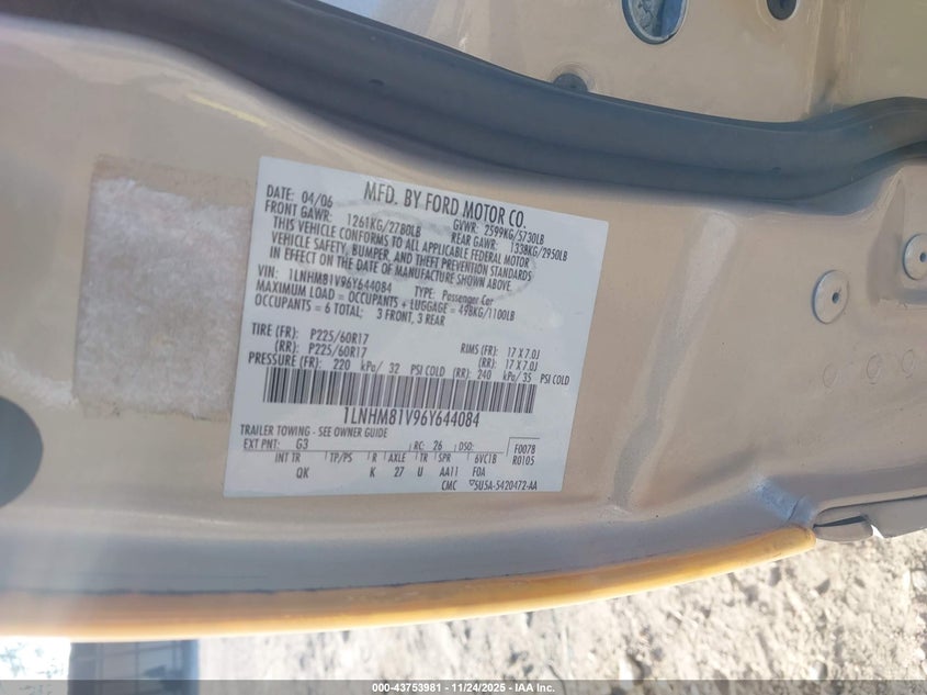 2006 Lincoln Town Car Signature VIN: 1LNHM81V96Y644084 Lot: 43753981