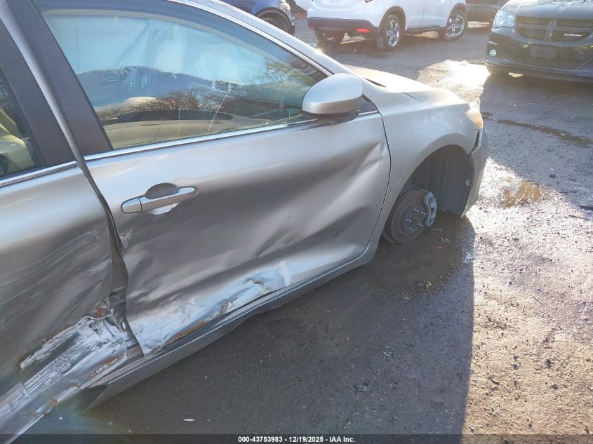 2016 Toyota Camry Le VIN: 4T1BF1FK1GU555690 Lot: 43753983