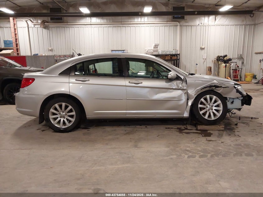 2010 Chrysler Sebring Limited VIN: 1C3CC5FD5AN190768 Lot: 43754055