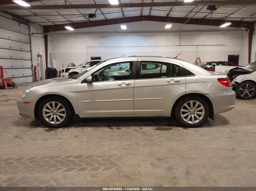 2010 Chrysler Sebring Limited VIN: 1C3CC5FD5AN190768 Lot: 43754055