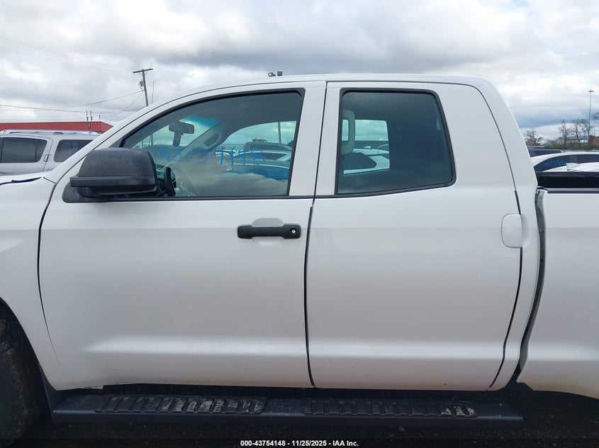 2015 Toyota Tundra Sr 5.7L V8 VIN: 5TFUY5F18FX447716 Lot: 43754148