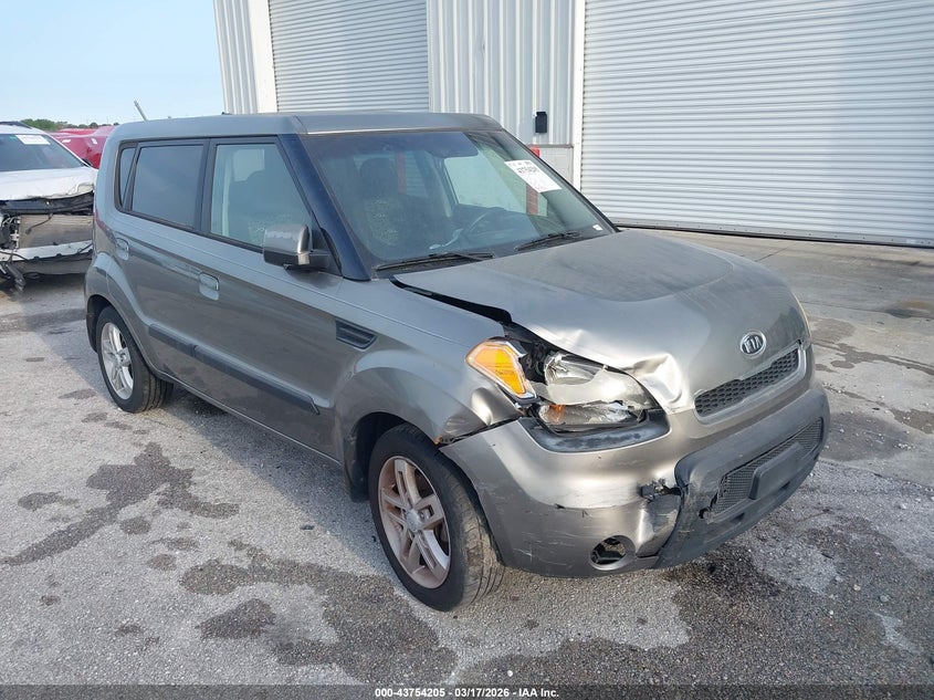 2010 Kia Soul +