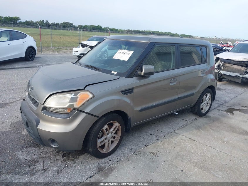 2010 Kia Soul +