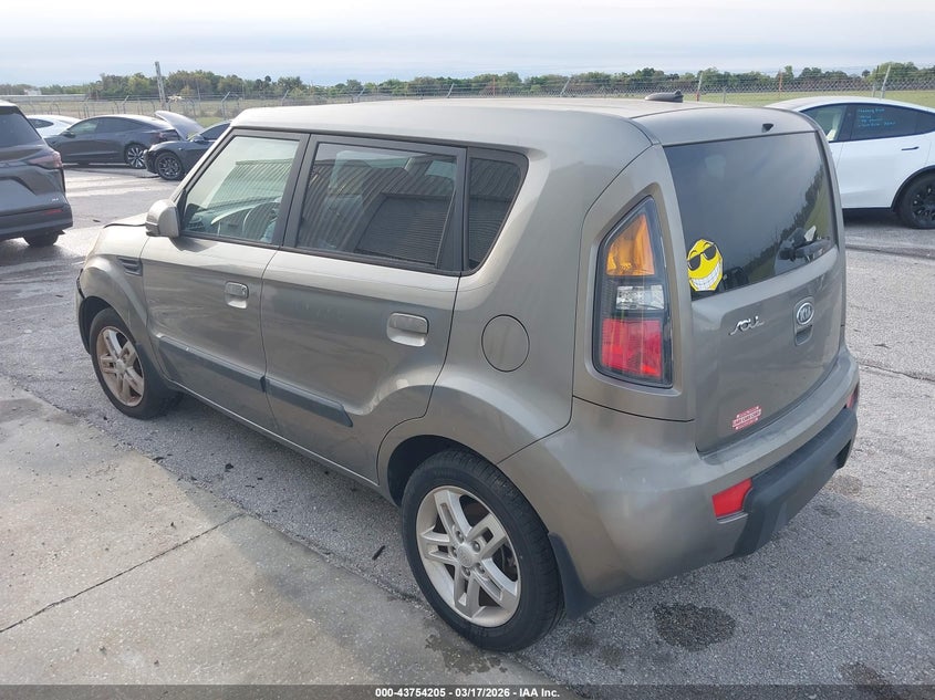 2010 Kia Soul +