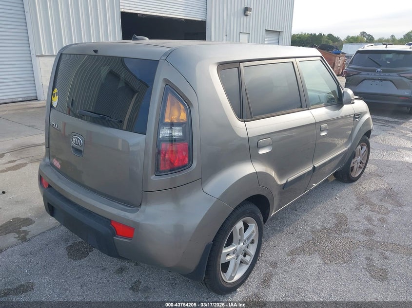 2010 Kia Soul +