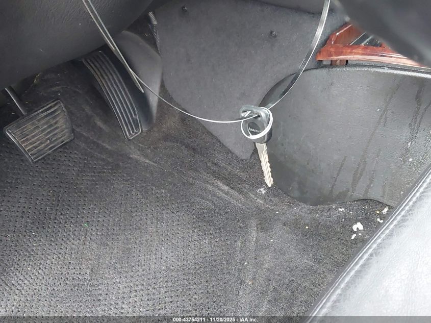 2005 GMC Envoy Slt VIN: 1GKDT13S352261179 Lot: 43754211