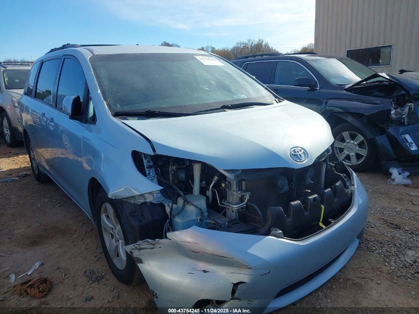 TOYOTA SIENNA LE 8 PASSENGER