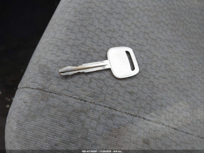 2003 Toyota Corolla Le VIN: JTDBR32E130018021 Lot: 43754267