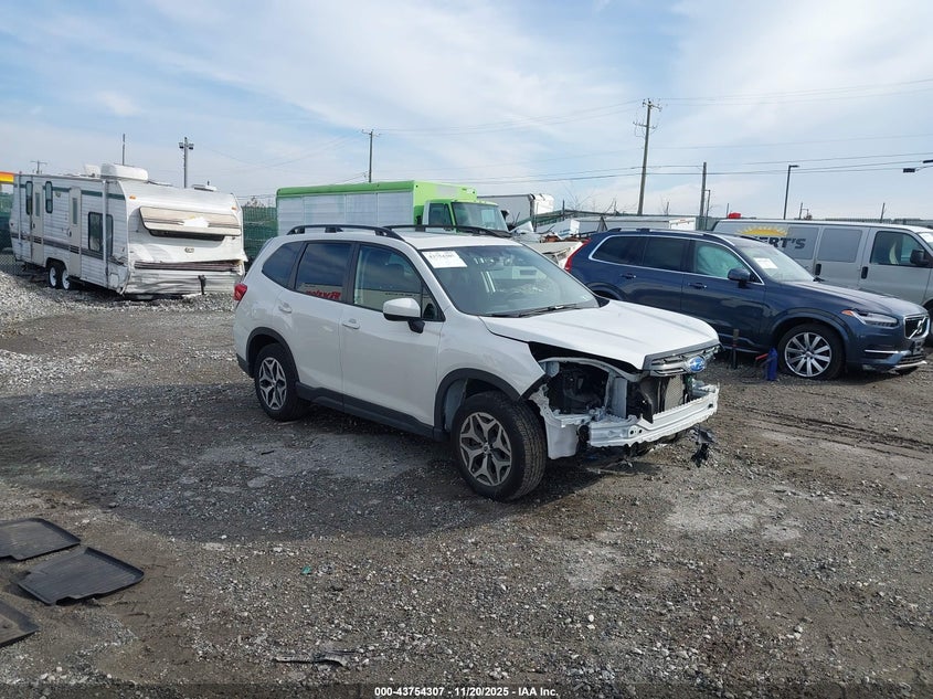 SUBARU FORESTER PREMIUM