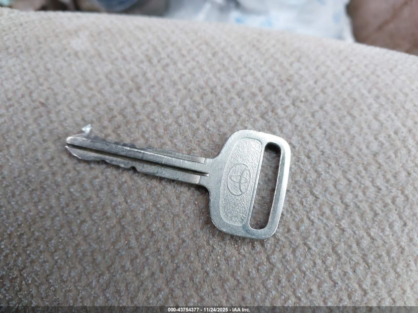 1996 Toyota Camry Dx/Le/Xle VIN: 4T1BG12K3TU751000 Lot: 43754377