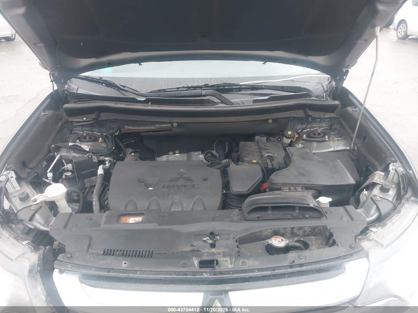 2017 Mitsubishi Outlander Se/Sel VIN: JA4AZ3A35HZ008231 Lot: 43754412