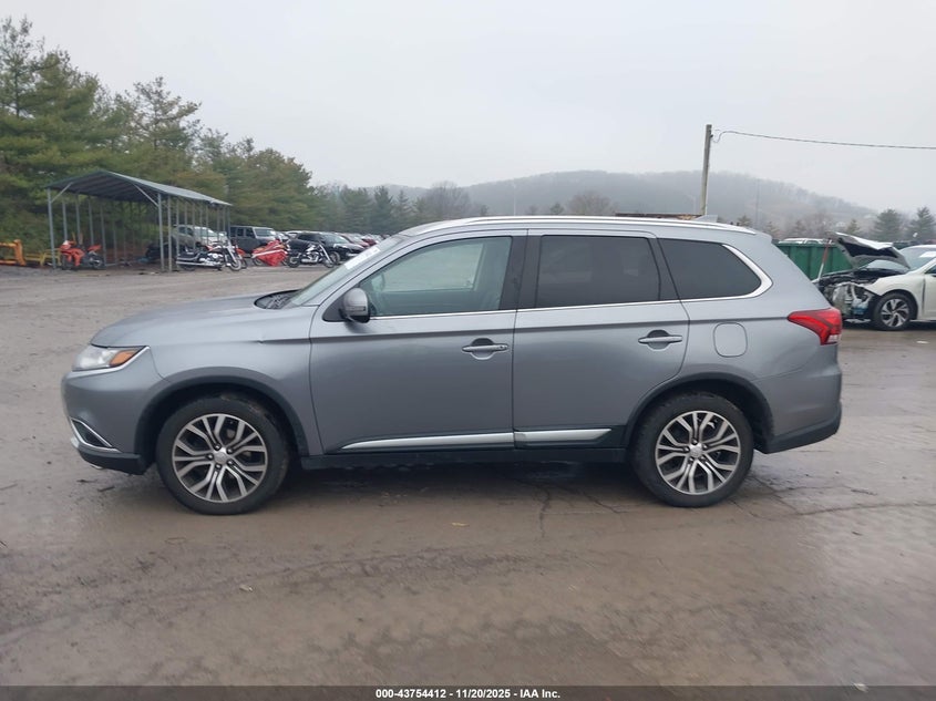 2017 Mitsubishi Outlander Se/Sel VIN: JA4AZ3A35HZ008231 Lot: 43754412