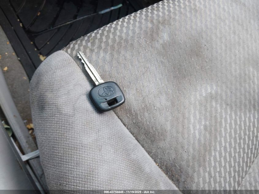 2005 Toyota Highlander V6 VIN: JTEDP21A350069803 Lot: 43754448