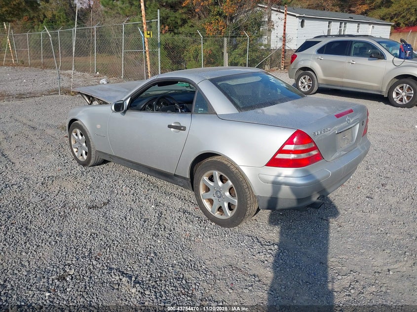 1998 Mercedes-Benz Slk 230 VIN: WDBKK47F6WF013716 Lot: 43754470