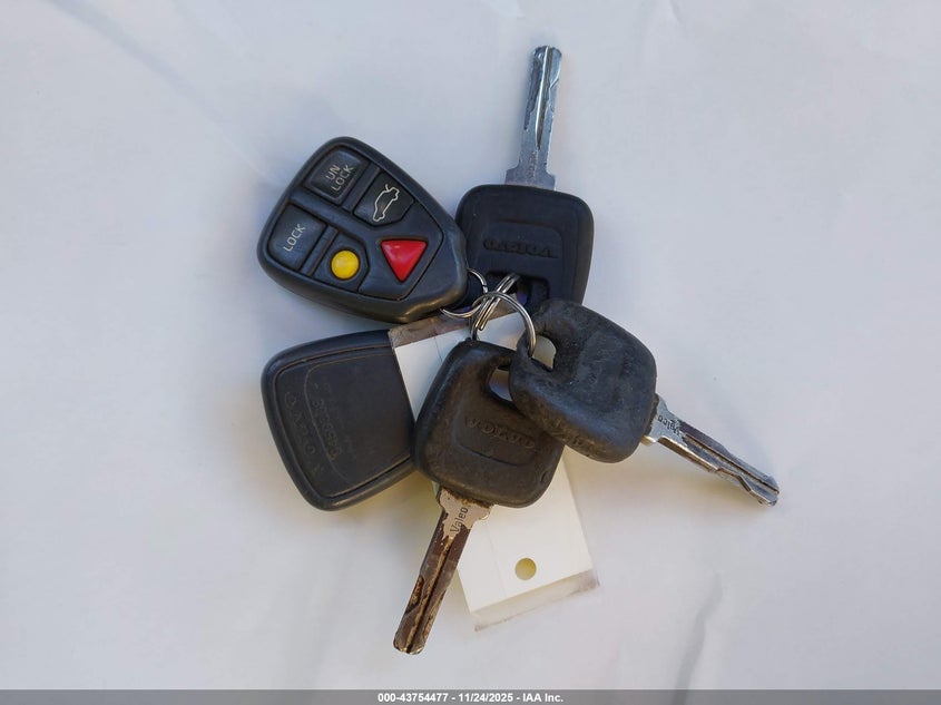 2001 Volvo V70 2.4T VIN: YV1SW58D311025931 Lot: 43754477