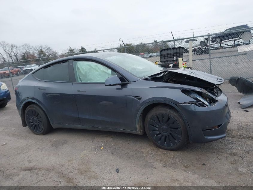 2021 Tesla Model Y Long Range Dual Motor All-Wheel Drive VIN: 5YJYGAEE9MF197606 Lot: 43754502