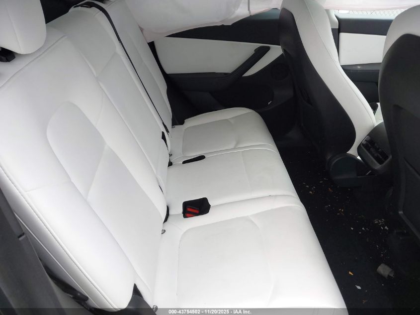 2021 Tesla Model Y Long Range Dual Motor All-Wheel Drive VIN: 5YJYGAEE9MF197606 Lot: 43754502