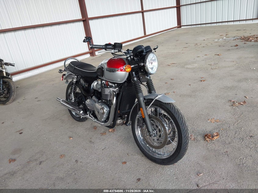 SMTD40HL7HT821578 2017 Triumph Motorcycle Bonneville T120/Black auction photo 1