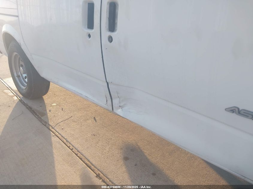 2000 Chevrolet Astro VIN: 1GCDM19W9YB187712 Lot: 43754600