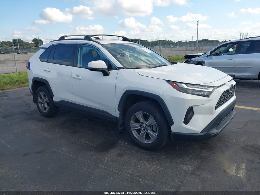 TOYOTA RAV4 XLE