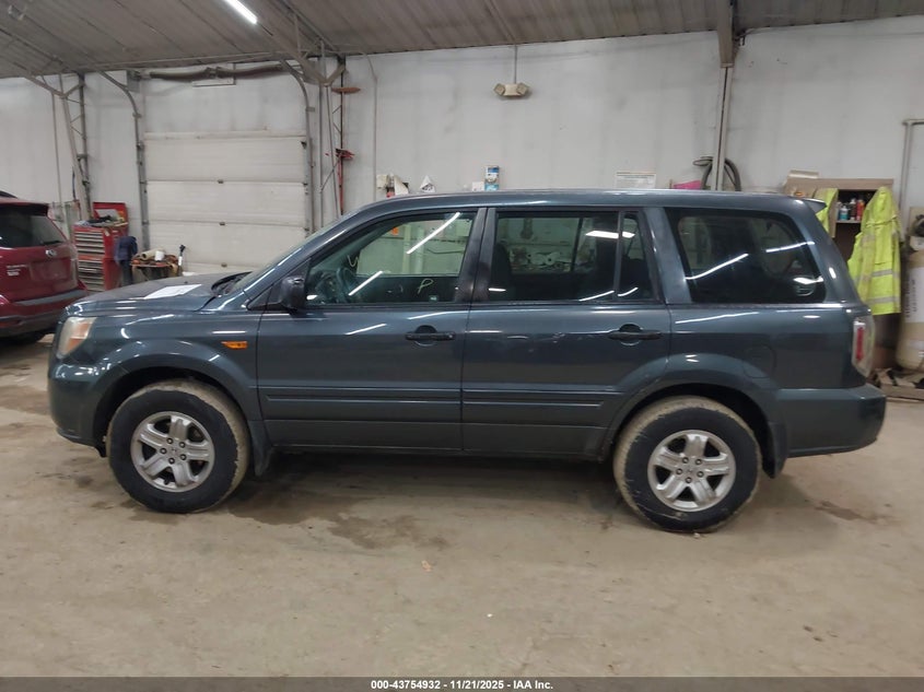 2006 Honda Pilot Lx VIN: 5FNYF18156B025815 Lot: 43754932