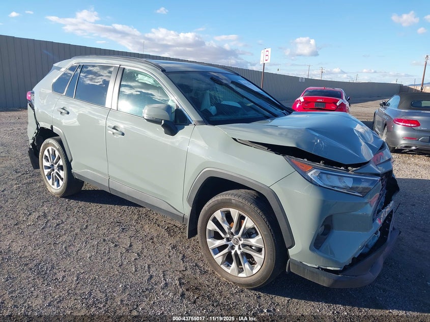 TOYOTA RAV4 XLE PREMIUM