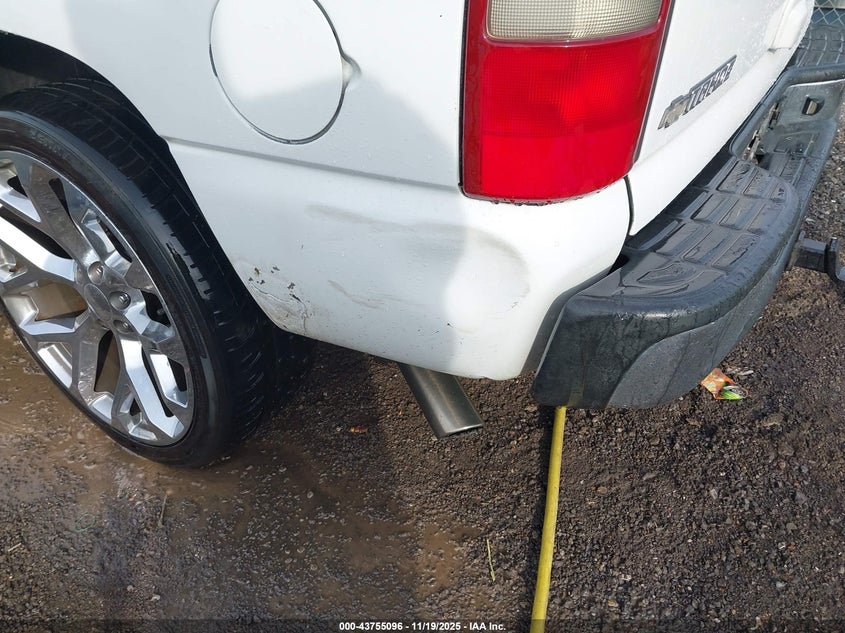 2003 Chevrolet Tahoe Lt VIN: 1GNEK13Z93J230366 Lot: 43755096