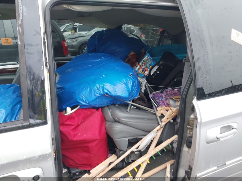 2005 Chrysler Town & Country Limited VIN: 2C8GP64L85R115880 Lot: 43755199