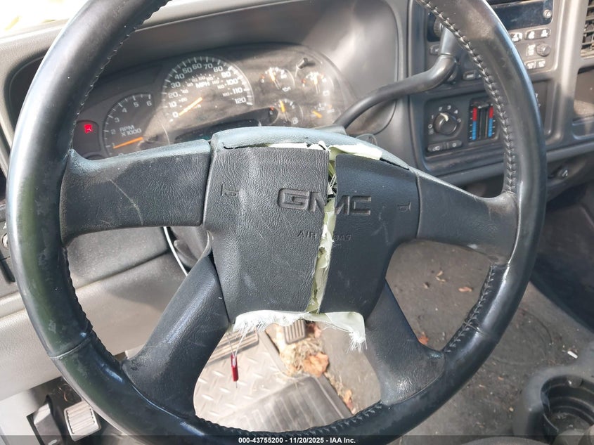 2005 GMC Sierra 1500 Sle VIN: 2GTEC13TX51133739 Lot: 43755200