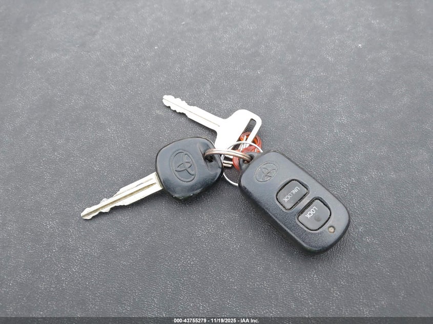 2002 Toyota Mr2 Spyder VIN: JTDFR320220050805 Lot: 43755279