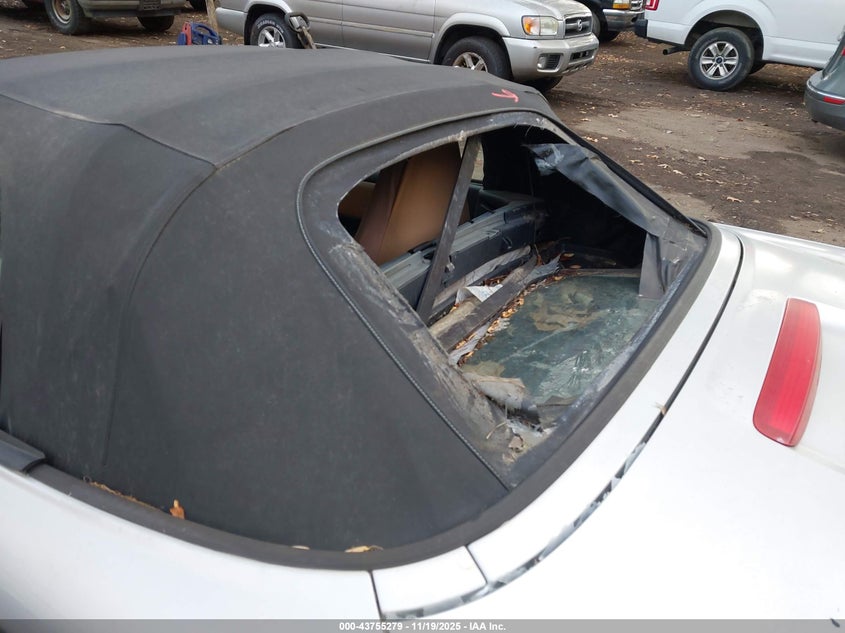 2002 Toyota Mr2 Spyder VIN: JTDFR320220050805 Lot: 43755279