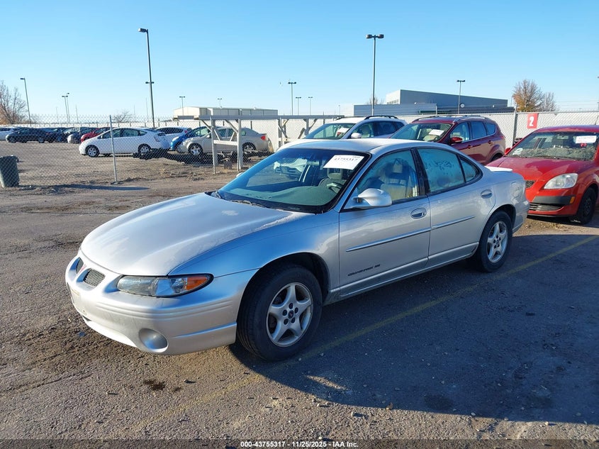 1G2WK52J11F177425 2001 PONTIAC GRAND PRIX photo no. 2
