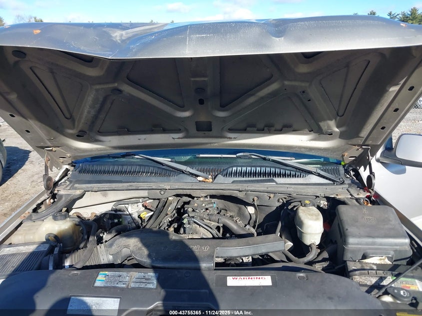 2005 Chevrolet Tahoe Lt VIN: 1GNEK13T05R106826 Lot: 43755365