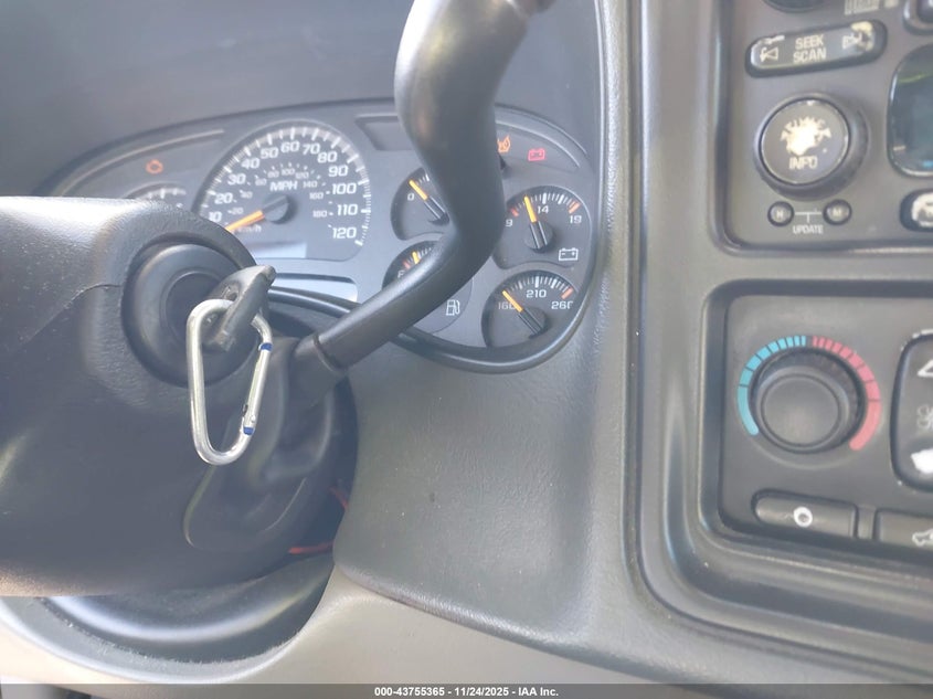 2005 Chevrolet Tahoe Lt VIN: 1GNEK13T05R106826 Lot: 43755365