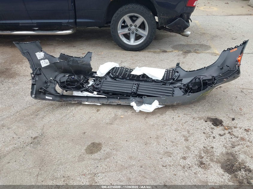 2025 Chrysler Pacifica Limited VIN: 2C4RC1GG4SR608250 Lot: 43755389