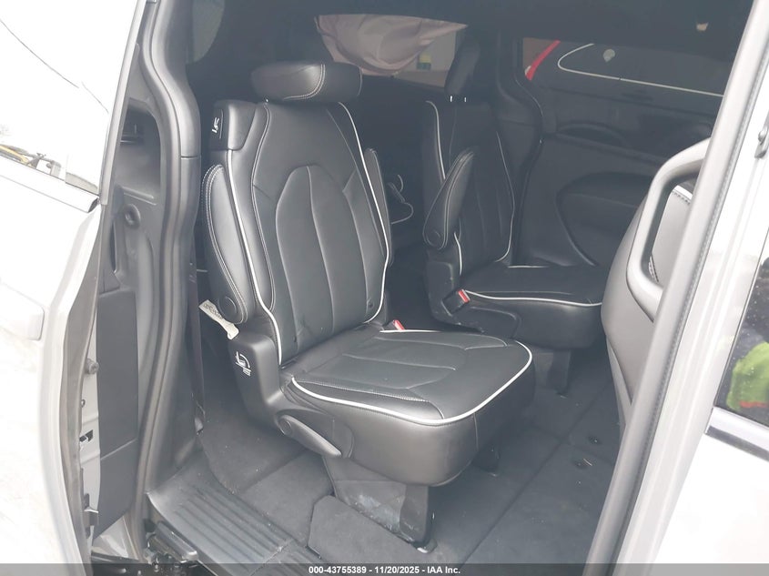 2025 Chrysler Pacifica Limited VIN: 2C4RC1GG4SR608250 Lot: 43755389