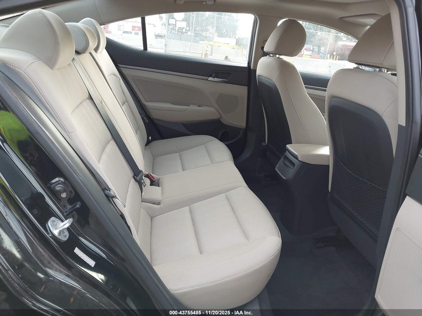 KMHD84LF7HU238865 2017 HYUNDAI ELANTRA photo no. 8
