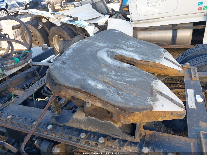 2000 Freightliner Medium Conventional Fl112 VIN: 1FUYTWEB1YHG18878 Lot: 43755506