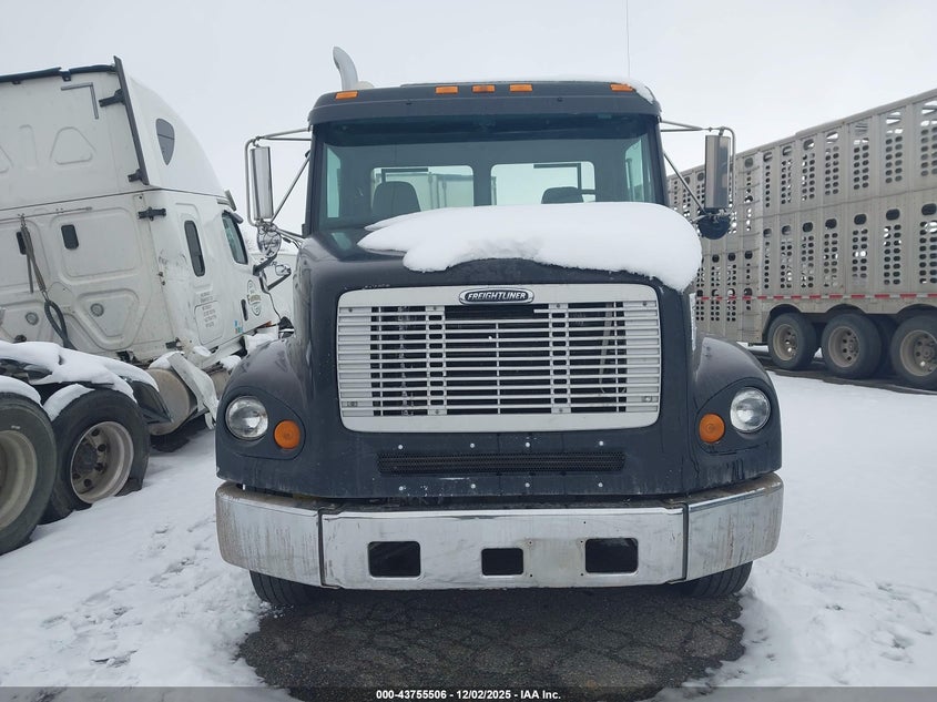 2000 Freightliner Medium Conventional Fl112 VIN: 1FUYTWEB1YHG18878 Lot: 43755506