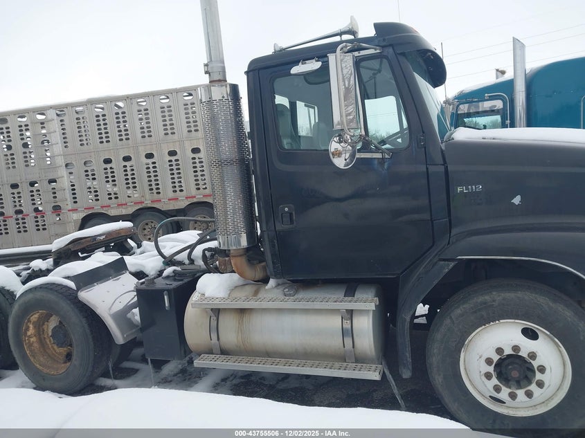 2000 Freightliner Medium Conventional Fl112 VIN: 1FUYTWEB1YHG18878 Lot: 43755506