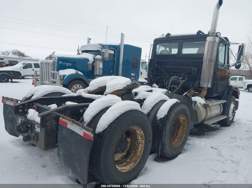 2000 OTHER FREIGHTLINER MEDIUM CONVENTIONAL FL112 TRUCK N/A