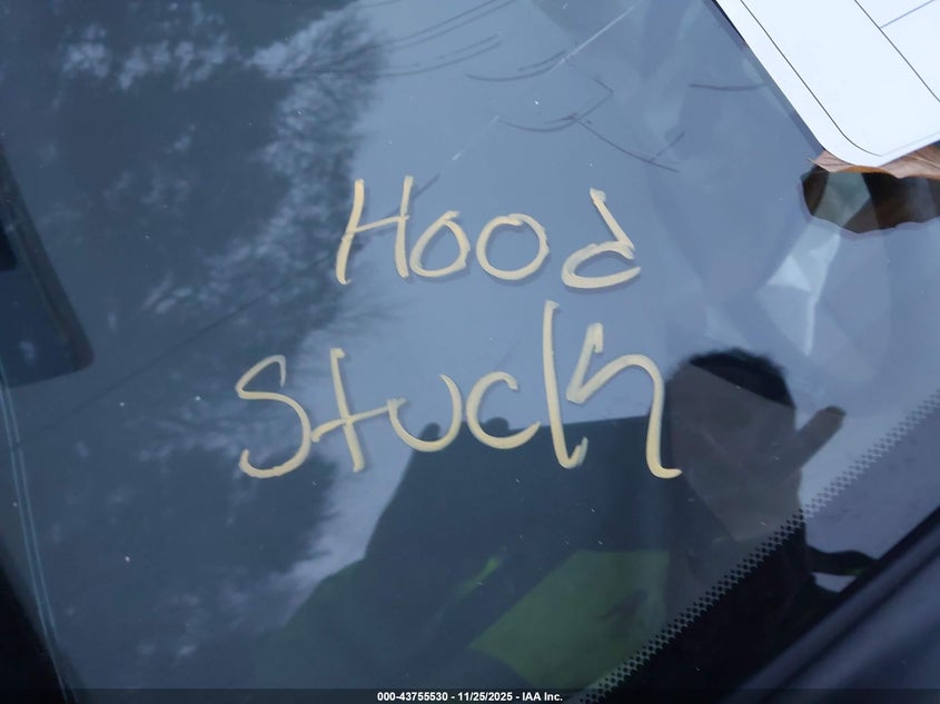 2000 Toyota Camry Le VIN: JT2BG22K8Y0437277 Lot: 43755530