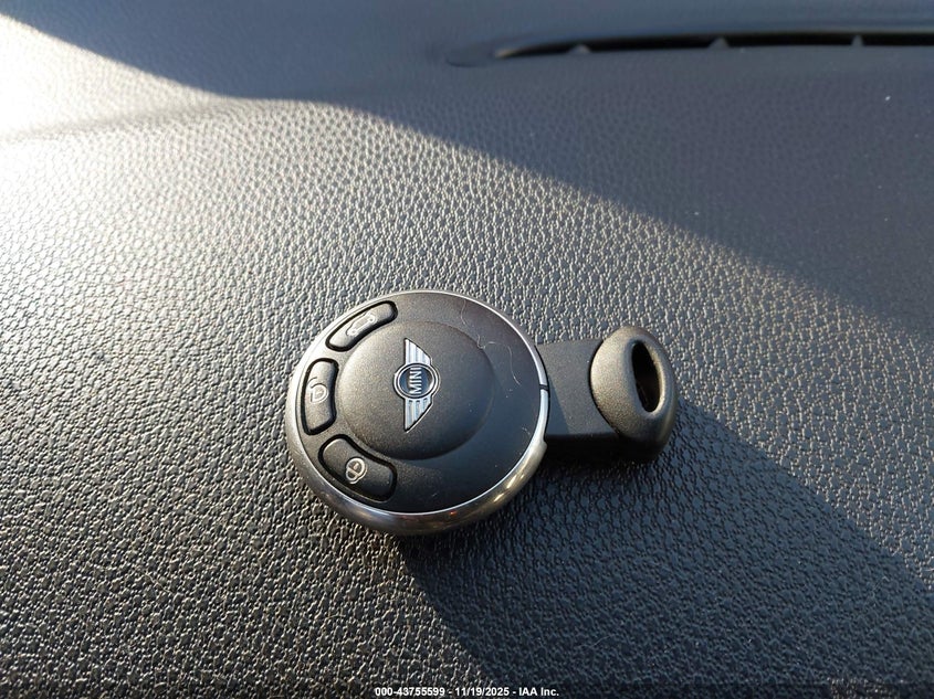 2013 Mini Clubman Cooper S VIN: WMWZG3C5XDTY32510 Lot: 43755599