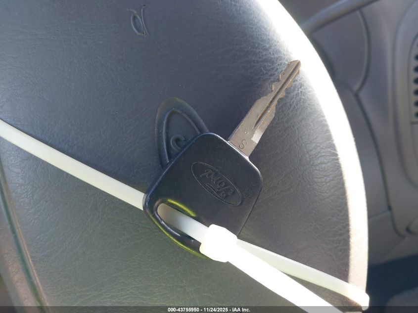 2002 Ford F-150 Lariat/Xlt VIN: 1FTRW08L32KA98937 Lot: 43755950