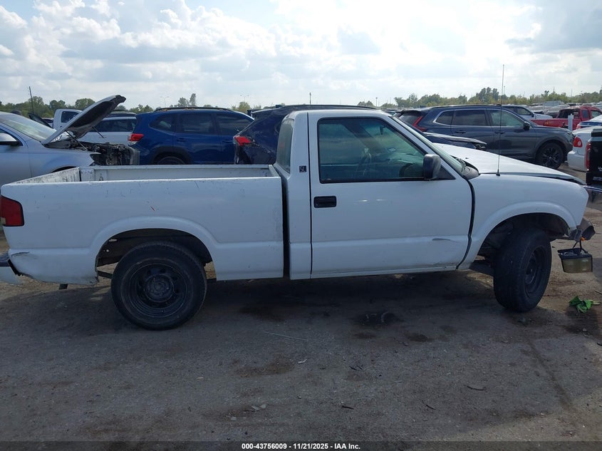 2002 GMC Sonoma Sl VIN: 1GTCS145728116125 Lot: 43756009