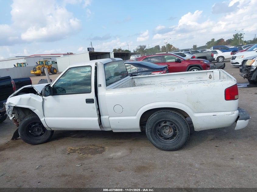 2002 GMC Sonoma Sl VIN: 1GTCS145728116125 Lot: 43756009