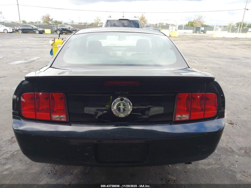 2008 Ford Mustang V6 Deluxe/V6 Premium VIN: 1ZVHT80N385102263 Lot: 43756056
