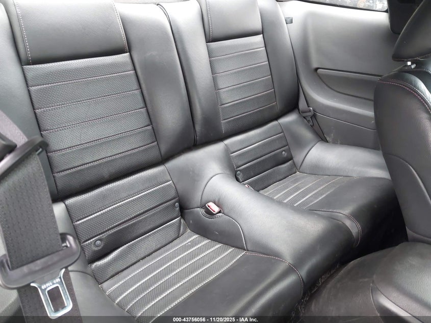 2008 Ford Mustang V6 Deluxe/V6 Premium VIN: 1ZVHT80N385102263 Lot: 43756056