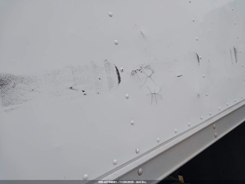 1999 Isuzu Npr VIN: 4KLC4B1R5XJ005628 Lot: 43756061