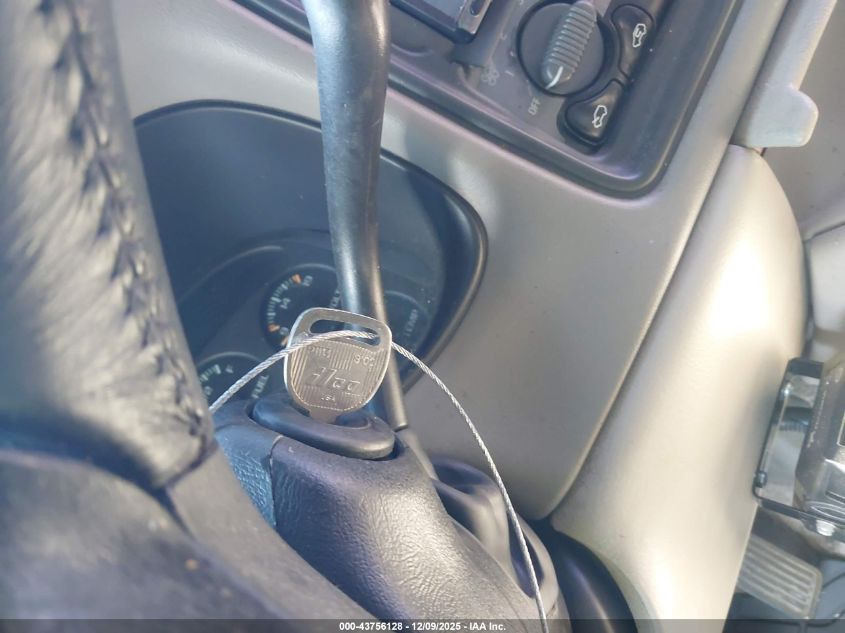 2001 GMC Yukon Xl 1500 Sle VIN: 3GKEC16T51G236004 Lot: 43756128